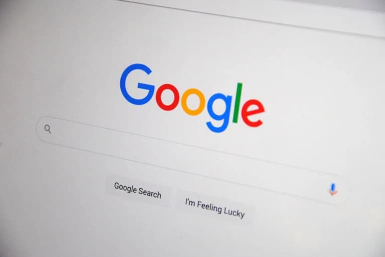 Instagram ajuda, mas site profissional ainda faz diferença